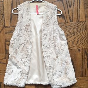 Faux fur vest - size S